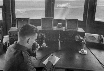Flugfunk: Speaker im Tower