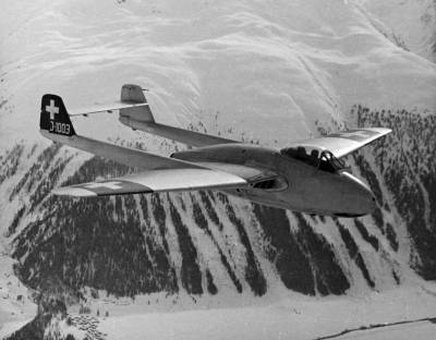 DH-100 "Vampire"