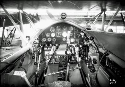 K+W C-35, Cockpit